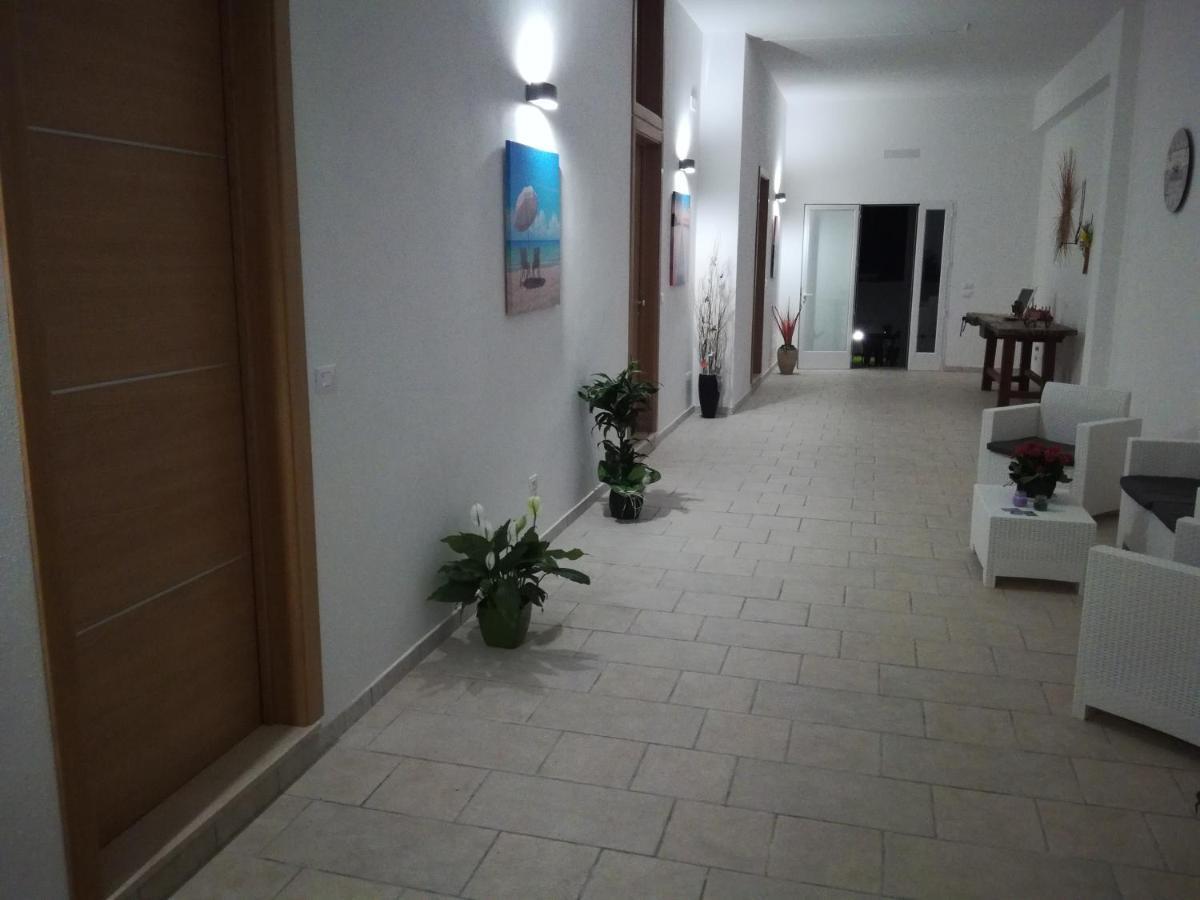 乌瓜诺拉基耶萨Carpentry住宿加早餐旅馆 外观 照片